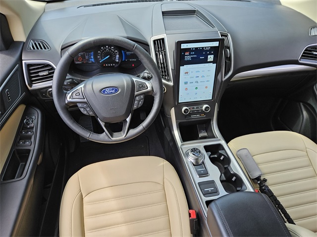 2024 Ford Edge SEL photo 5