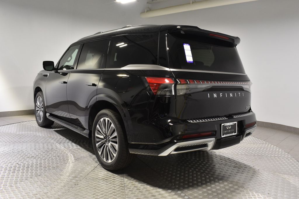 2026 Infiniti QX80 Luxe photo 4