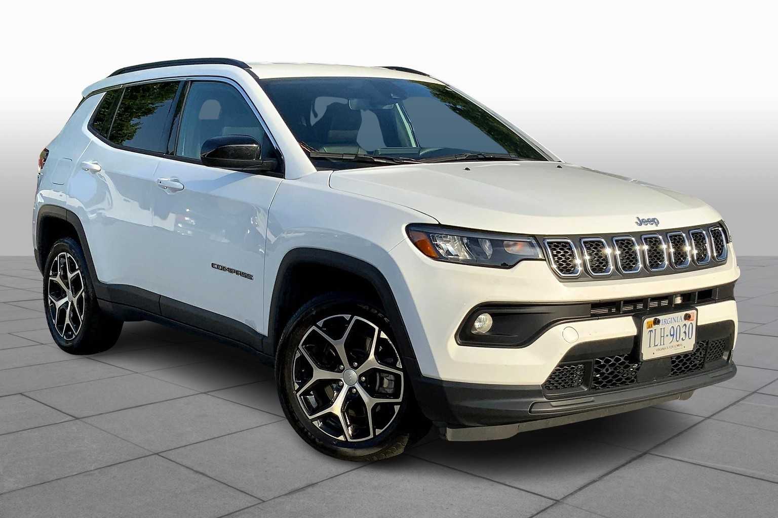 2024 Jeep Compass Latitude photo 2