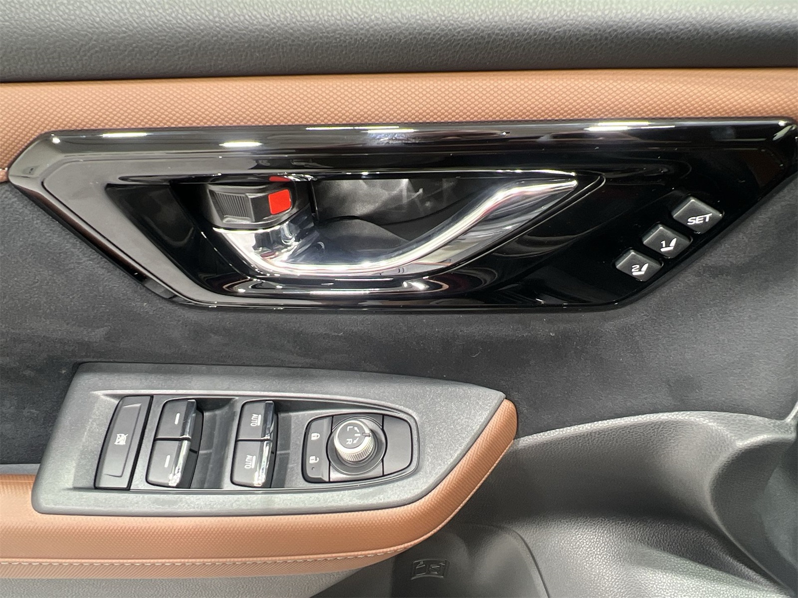 2025 Subaru Forester Touring photo 12