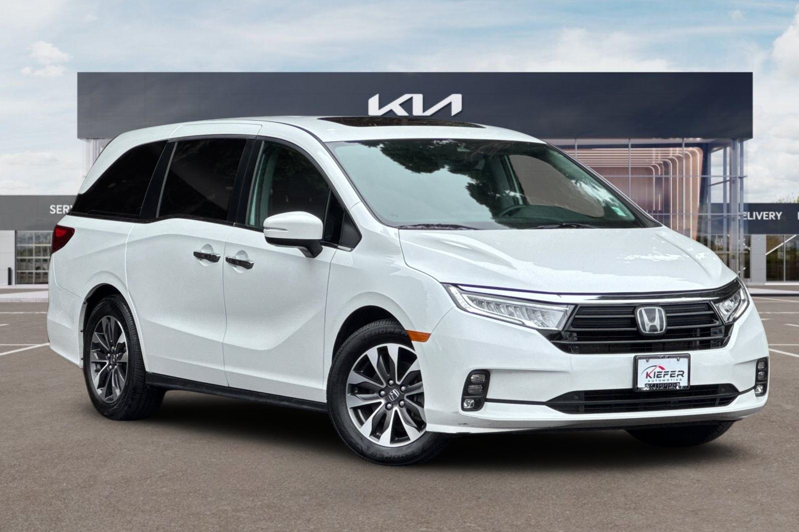 2022 Honda Odyssey EX-L photo 2