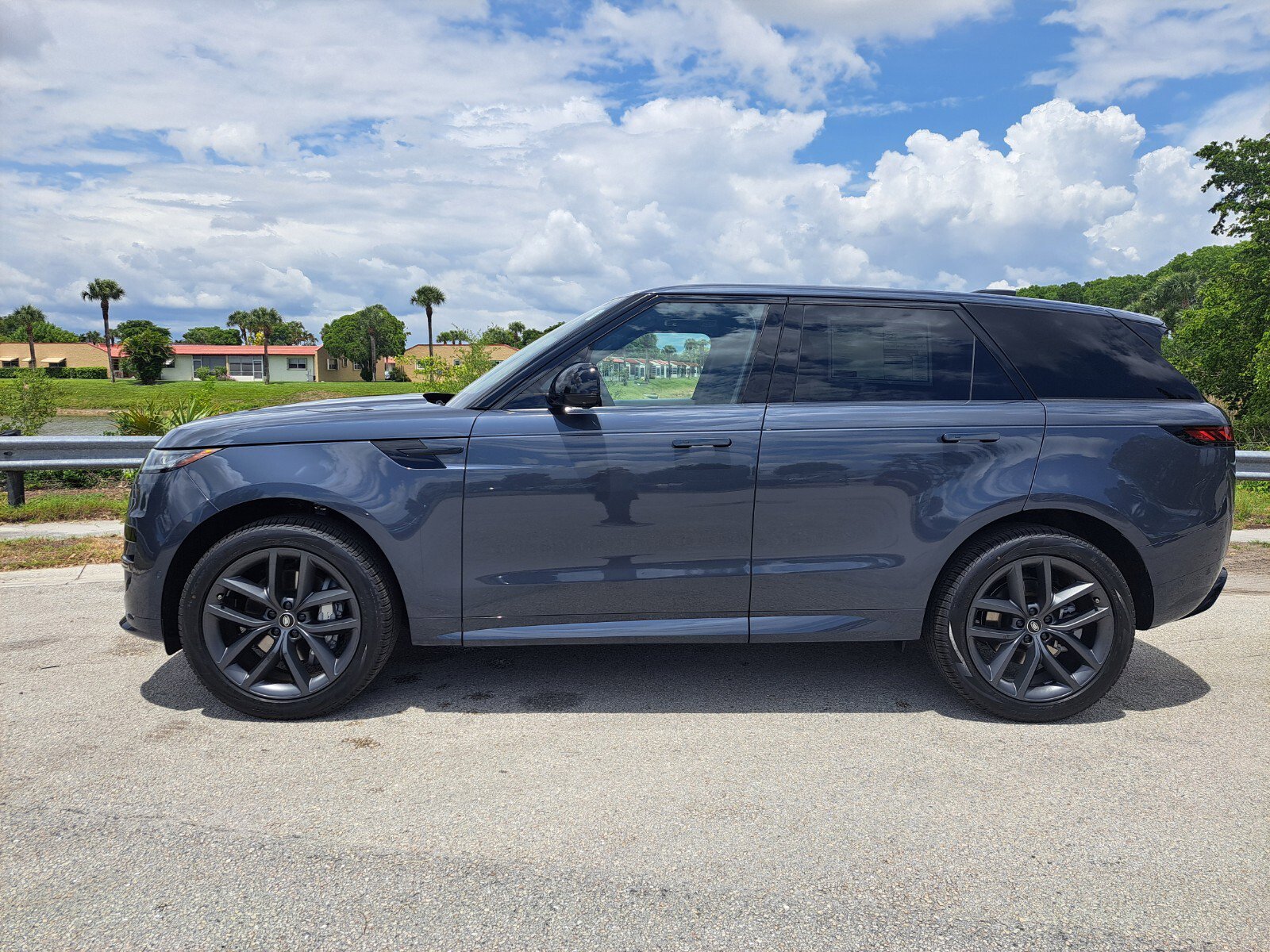 2025 Land Rover Range Rover Sport SE photo 7