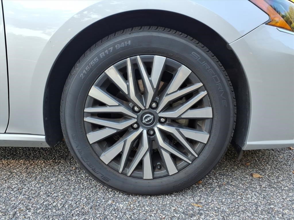 2023 Nissan Altima 2.5 SV photo 4