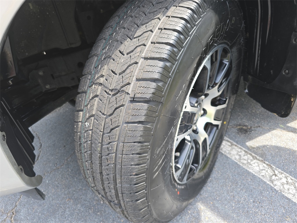 2021 Nissan Titan SV photo 29