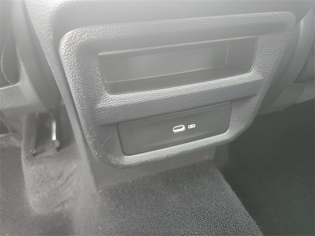 2024 Volkswagen Taos SE photo 21
