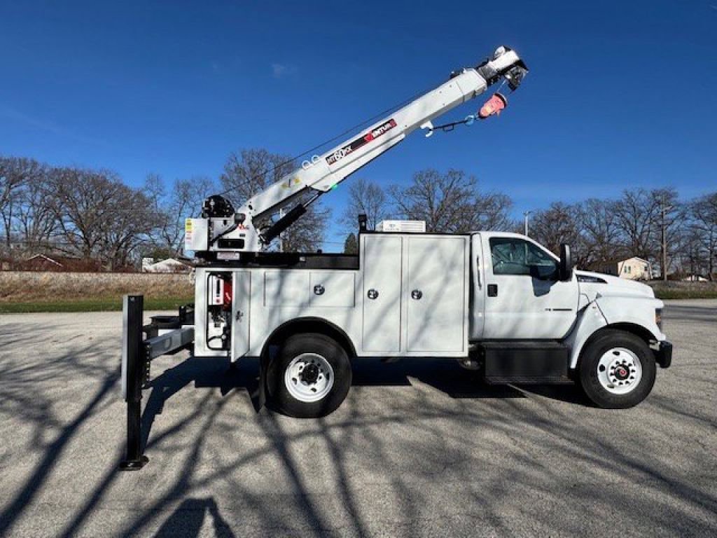 2025 Ford F-750 XL photo 3