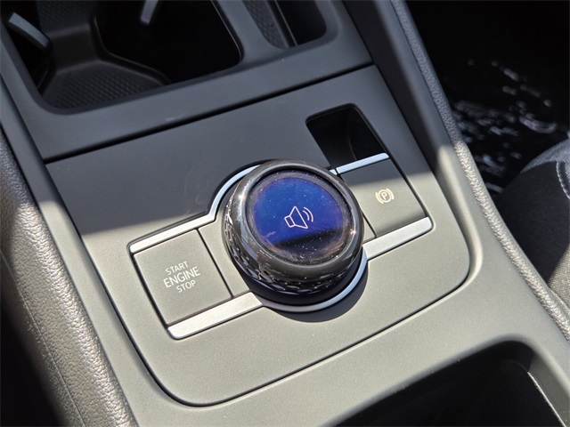 2025 Volkswagen Tiguan S photo 11