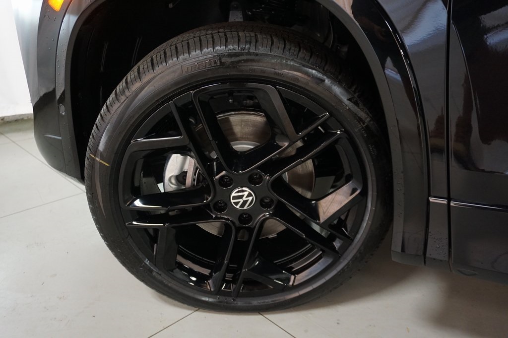 2025 Volkswagen Tiguan SE R-Line Black photo 29