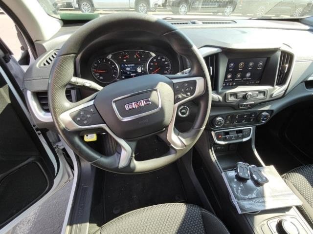 2024 Gmc Terrain SLE photo 3