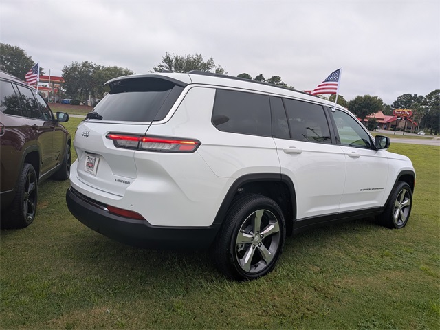 2025 Jeep Grand Cherokee Limited photo 2