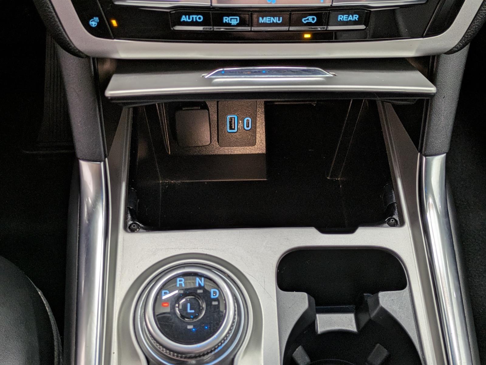 2021 Ford Explorer XLT photo 19