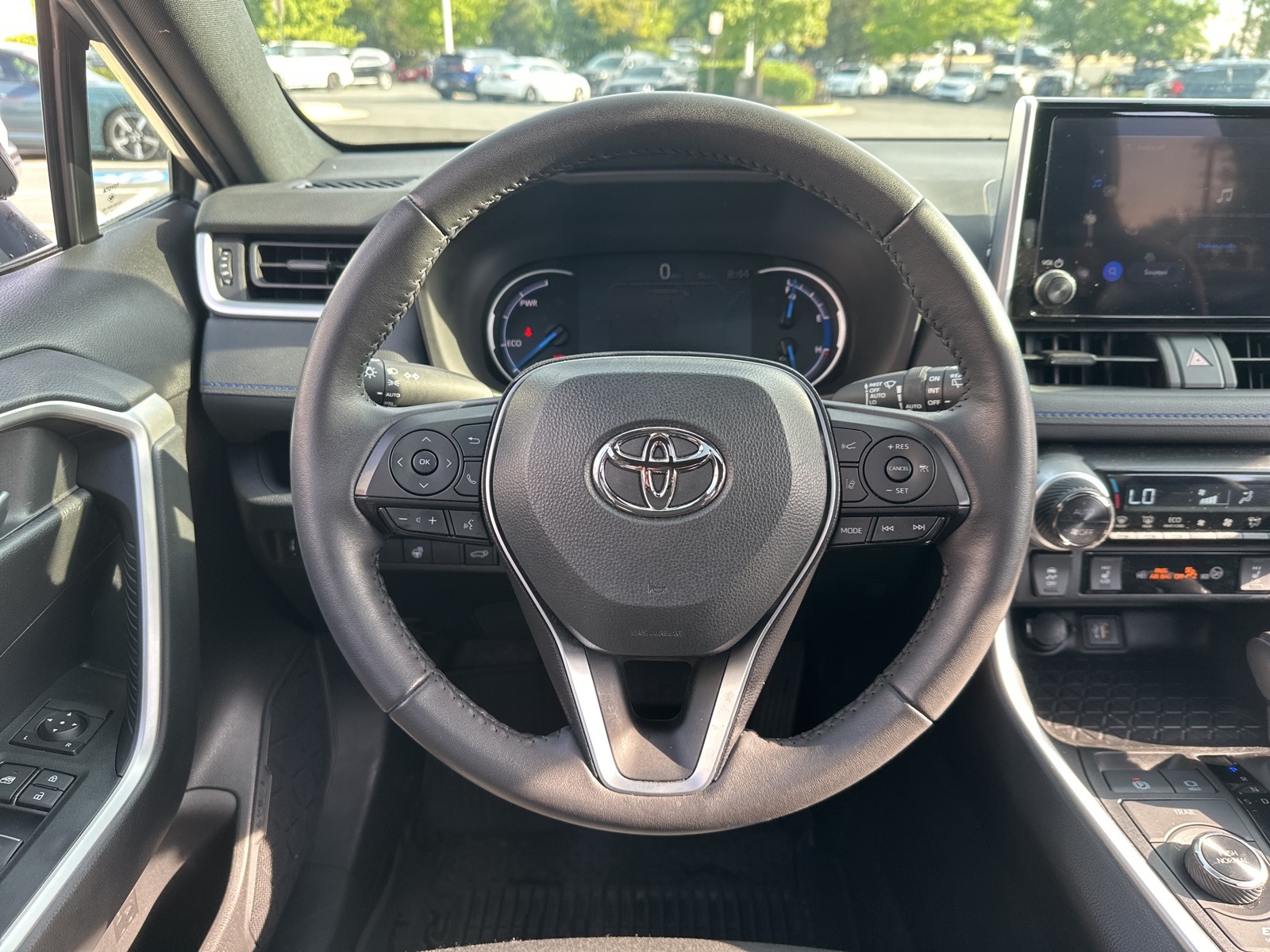 2023 Toyota RAV4 Hybrid SE photo 16