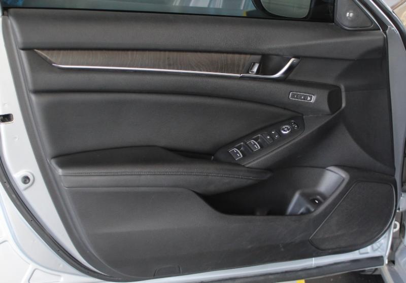 2019 Honda Accord EX-L photo 12
