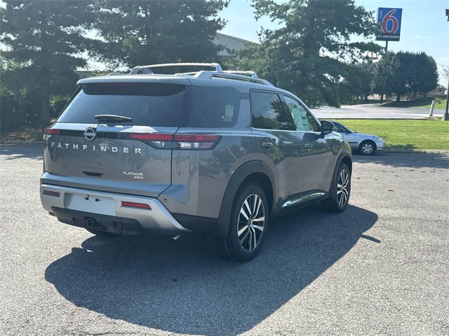 2025 Nissan Pathfinder Platinum photo 4