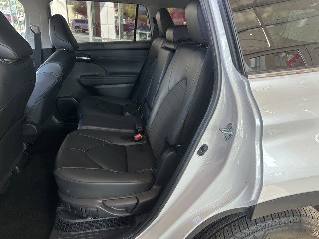 2025 Toyota Highlander Hybrid XLE photo 24