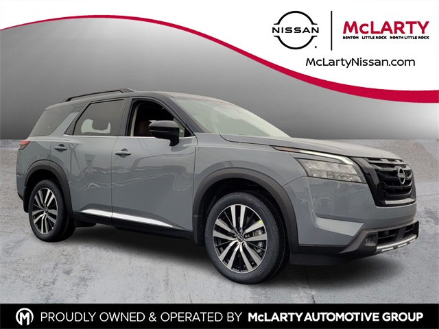 2025 Nissan Pathfinder Platinum's photo