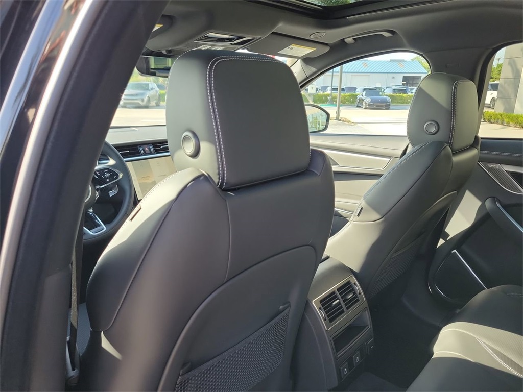 2026 Jaguar F-PACE P250 R-Dynamic S photo 15
