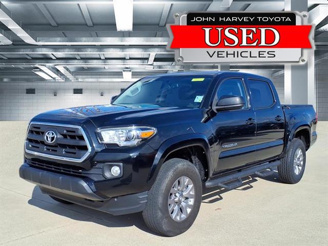 2017 Toyota Tacoma SR5's photo