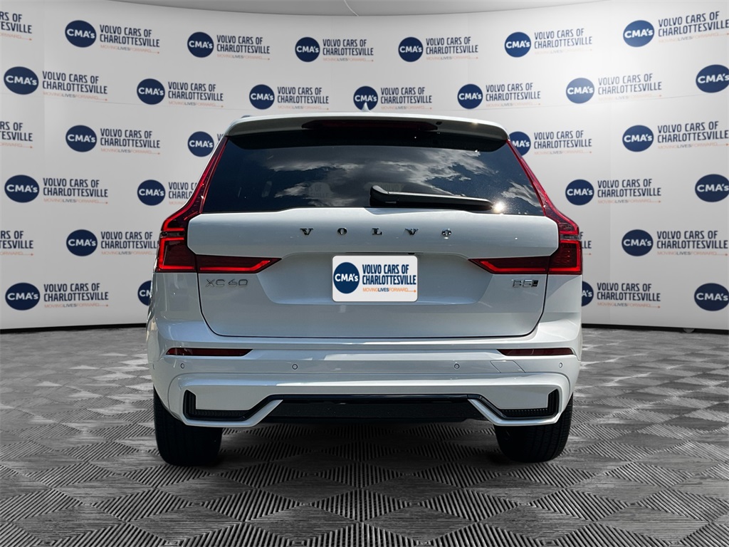 2026 Volvo XC60 B5 Plus photo 4