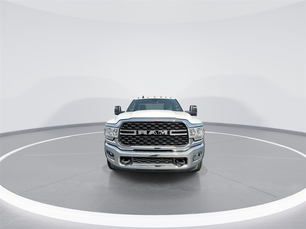2024 Ram 5500 SLT photo 3