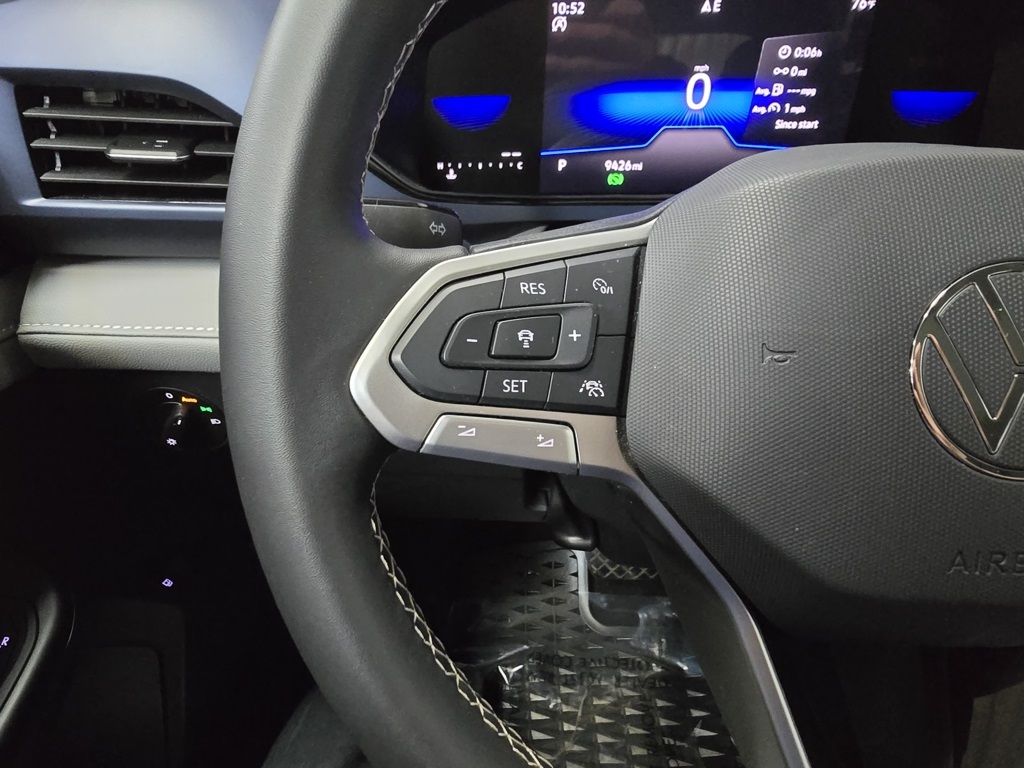 2024 Volkswagen Taos SE photo 19