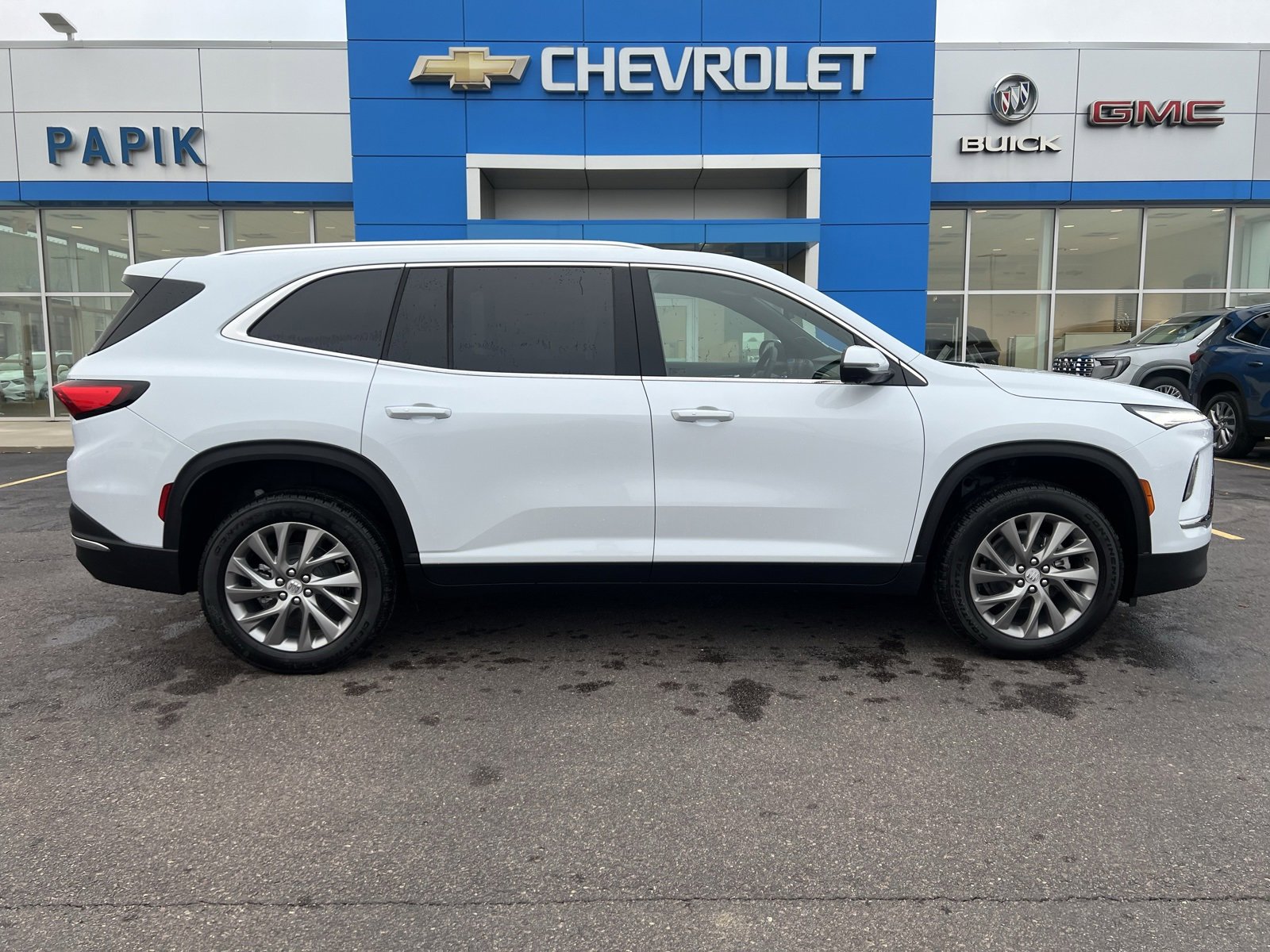 2026 Buick Enclave Preferred's photo