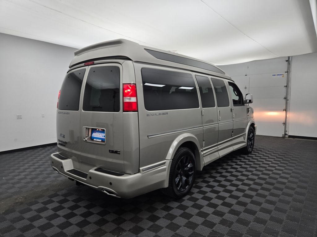 2023 Gmc Savana 2500 Cargo photo 3
