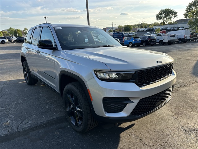 2025 Jeep Grand Cherokee Altitude X photo 4