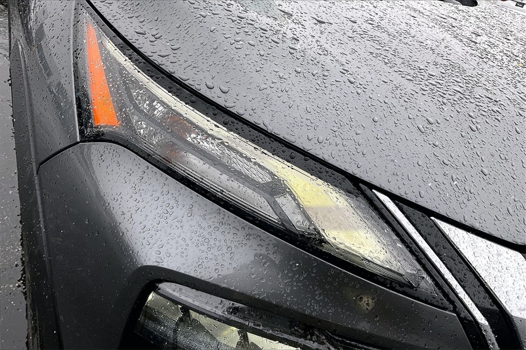 2021 NISSAN ROGUE - Image 24