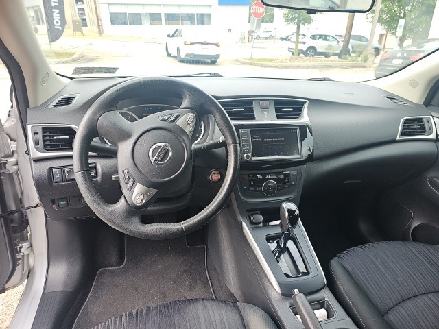 2019 Nissan Sentra SV photo 4