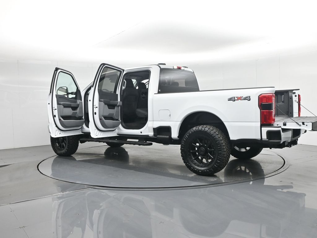2025 Ford F-250 photo 29