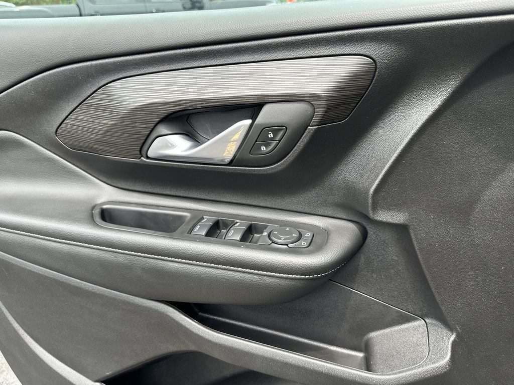 2024 GMC TERRAIN - Image 19
