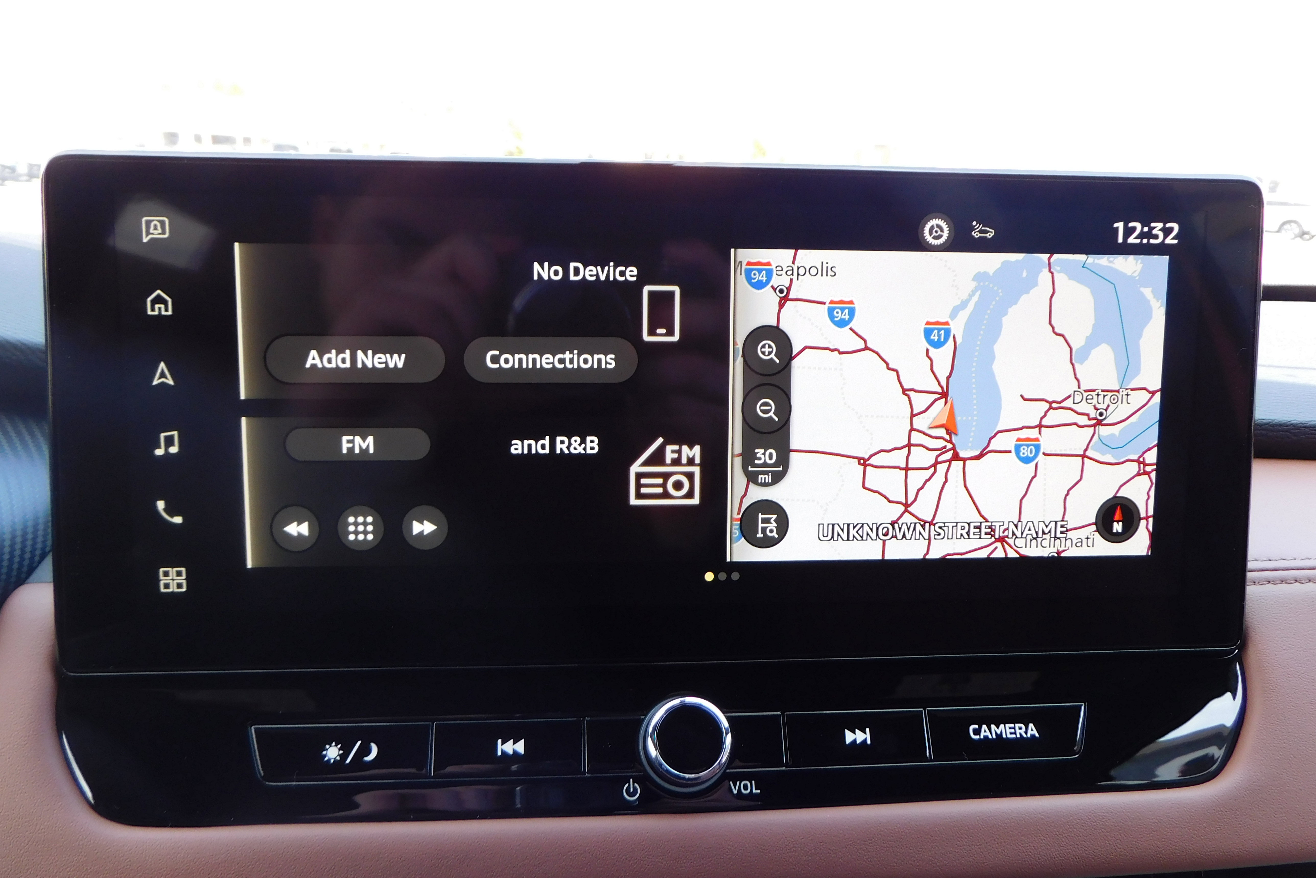 2025 Mitsubishi Outlander SEL photo 2