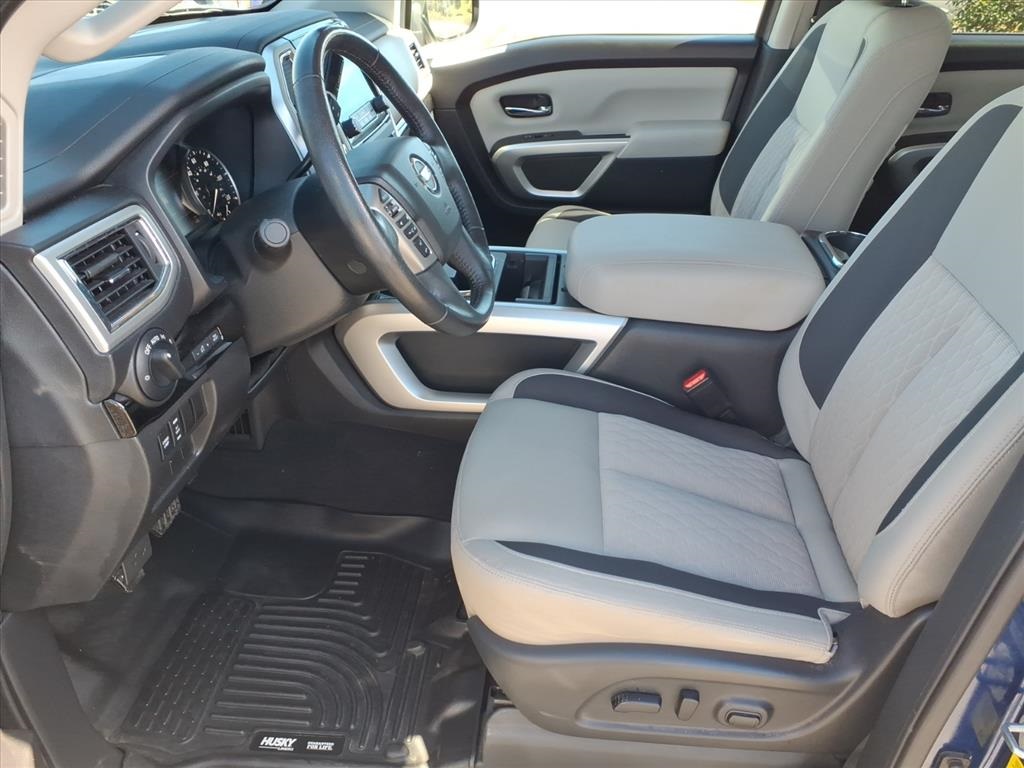 2021 Nissan Titan SV photo 4