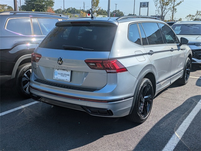 2024 Volkswagen Tiguan SE R-Line Black photo 3