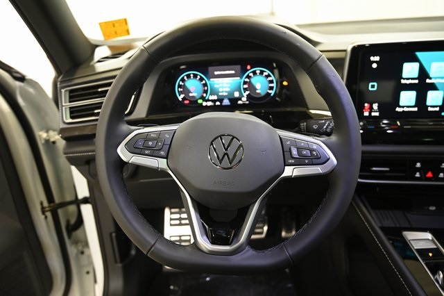 2026 Volkswagen Atlas Cross Sport SEL R-Line photo 3