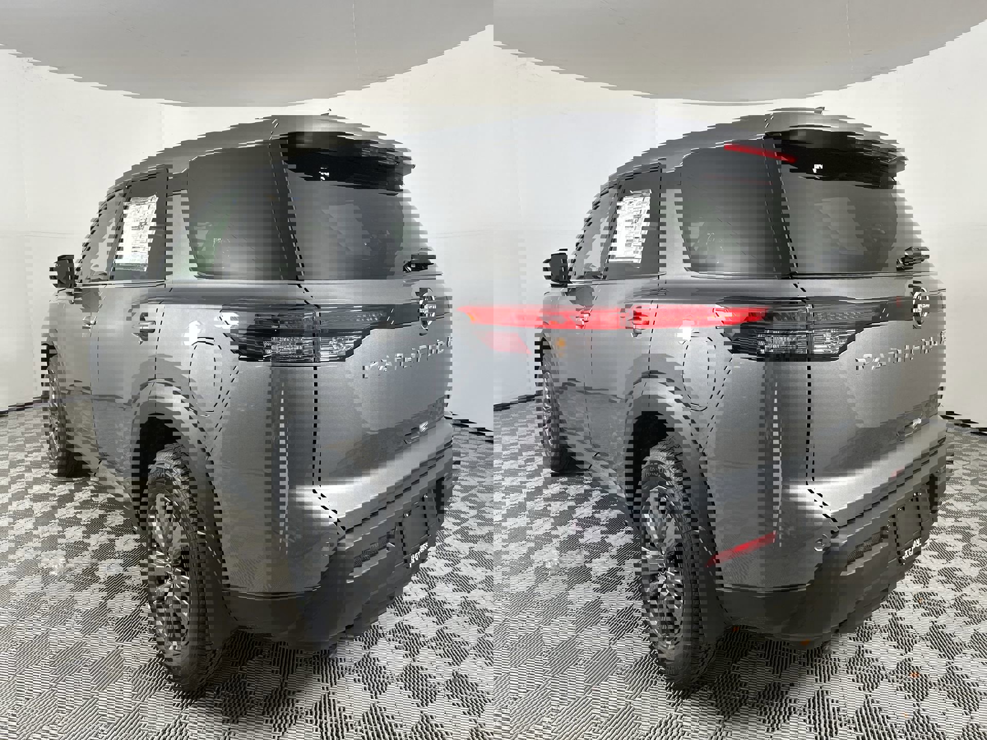 2025 Nissan Pathfinder S photo 5