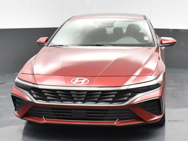 2024 Hyundai Elantra SEL Convenience photo 4