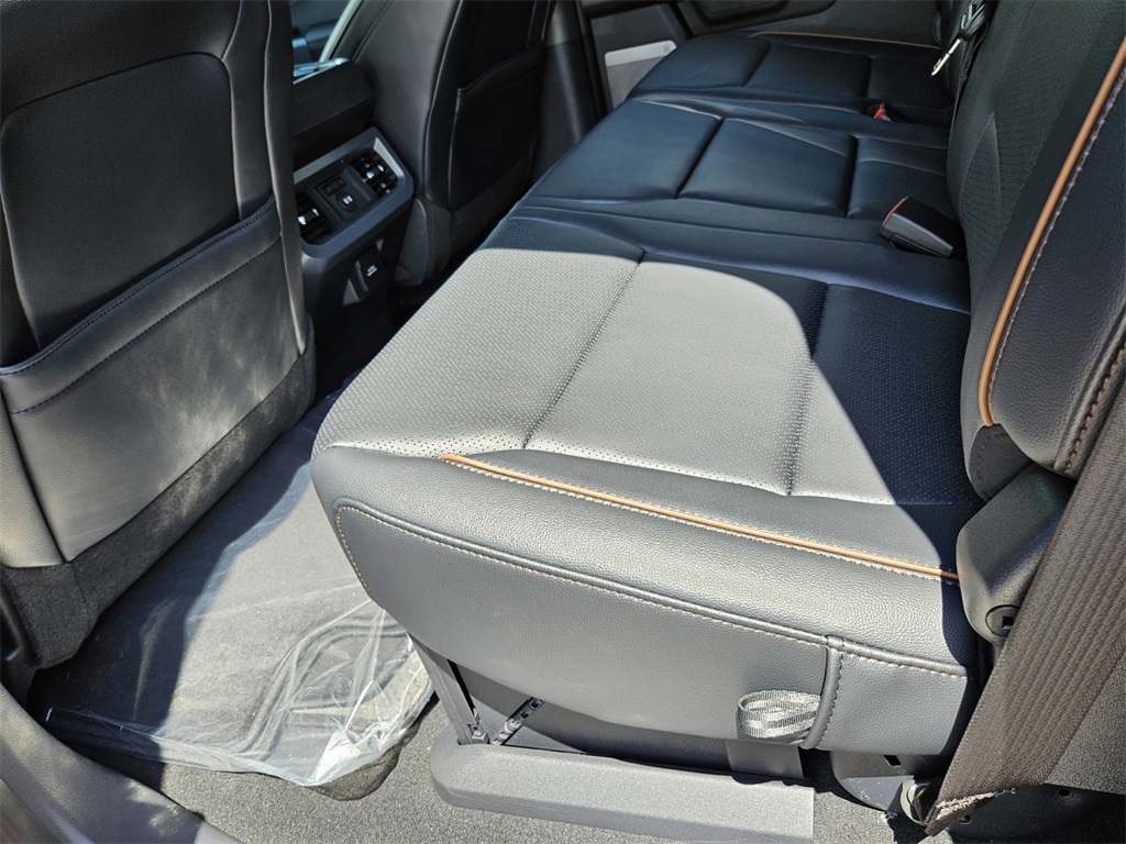 2025 Ford F-250 Lariat photo 27
