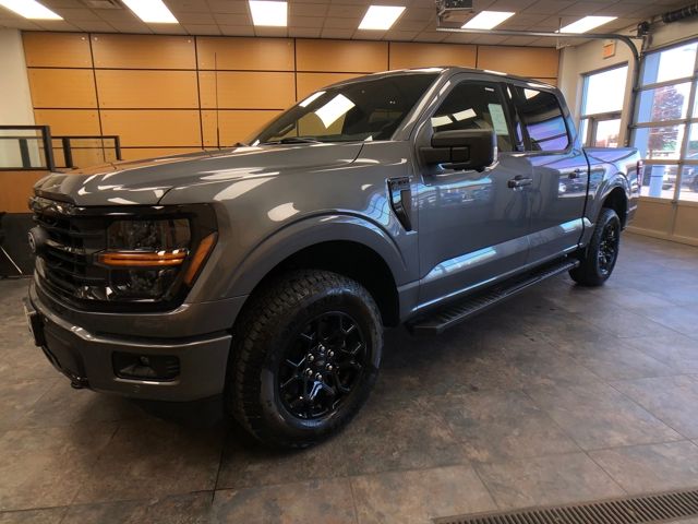 2025 Ford F-150 XLT photo 4
