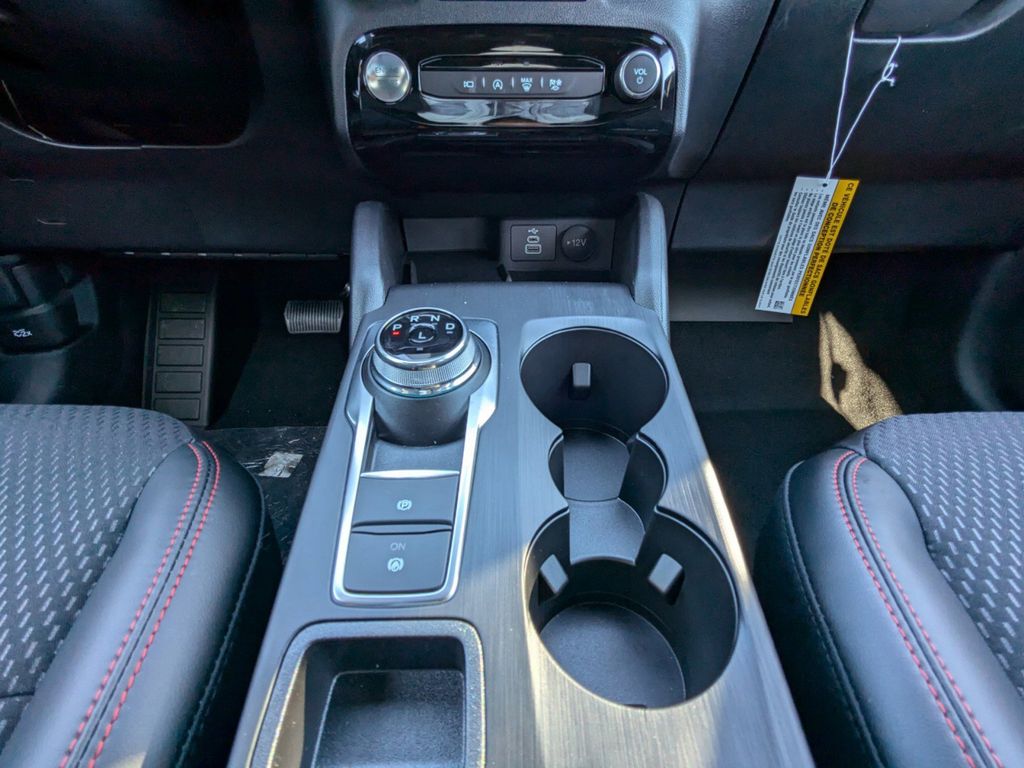 2025 Ford Escape Hybrid ST-Line Select photo 19