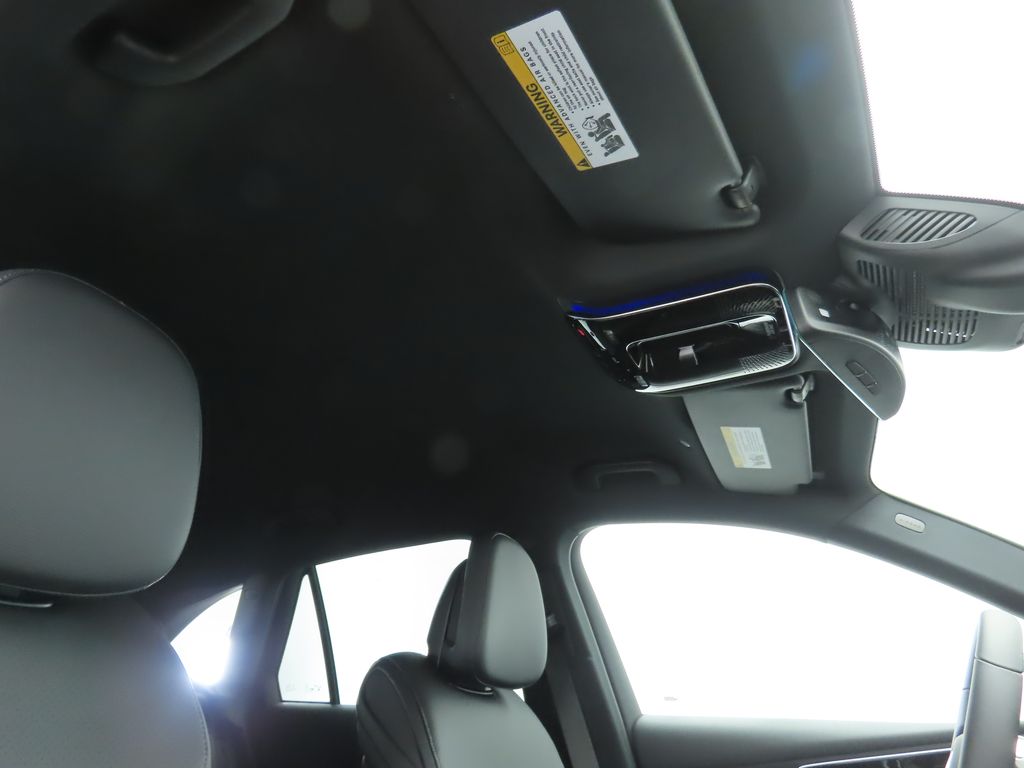 2025 Mercedes Benz GLC 300 photo 16