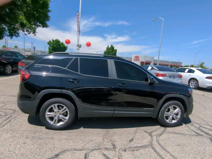 2022 Gmc Terrain SLE photo 2