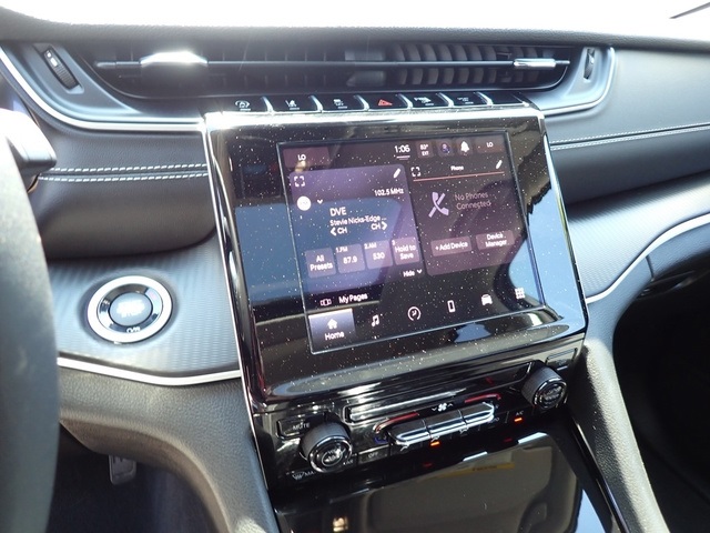 2023 Jeep Grand Cherokee Laredo photo 21