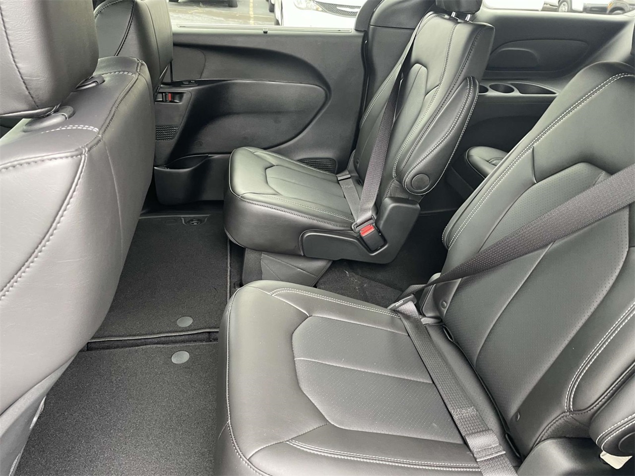 2026 Chrysler Pacifica photo 23