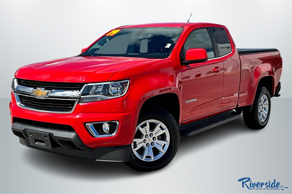2019 Chevrolet Colorado LT photo 3