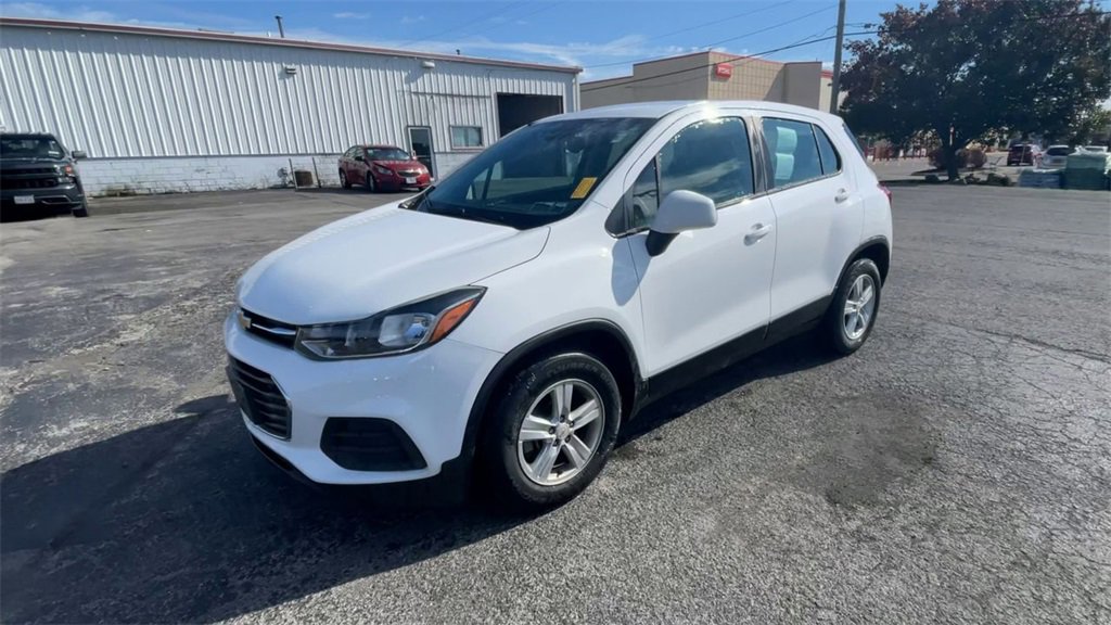 2020 Chevrolet Trax LS photo 3