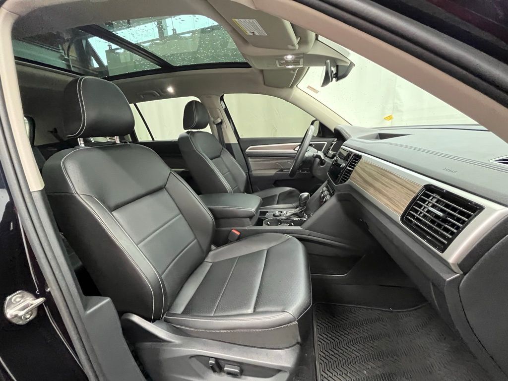2023 Volkswagen Atlas SEL photo 12