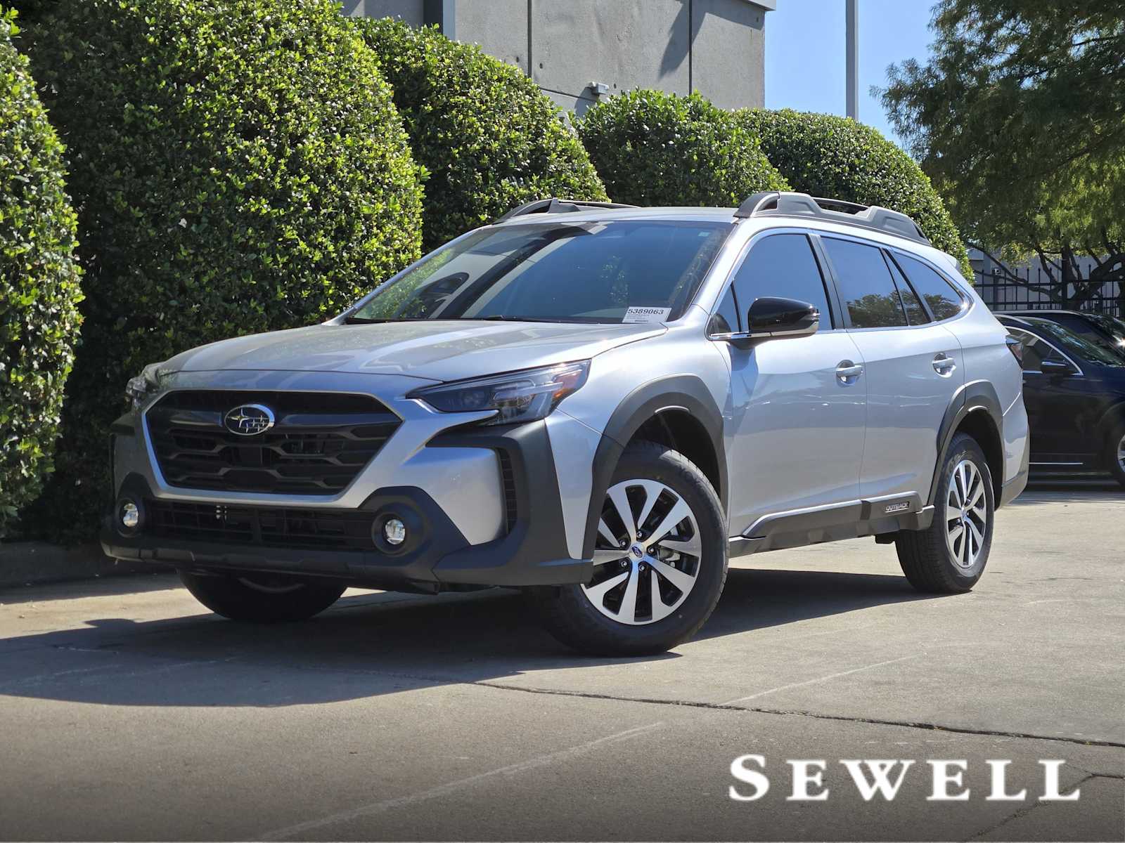 2025 Subaru Outback Premium's photo