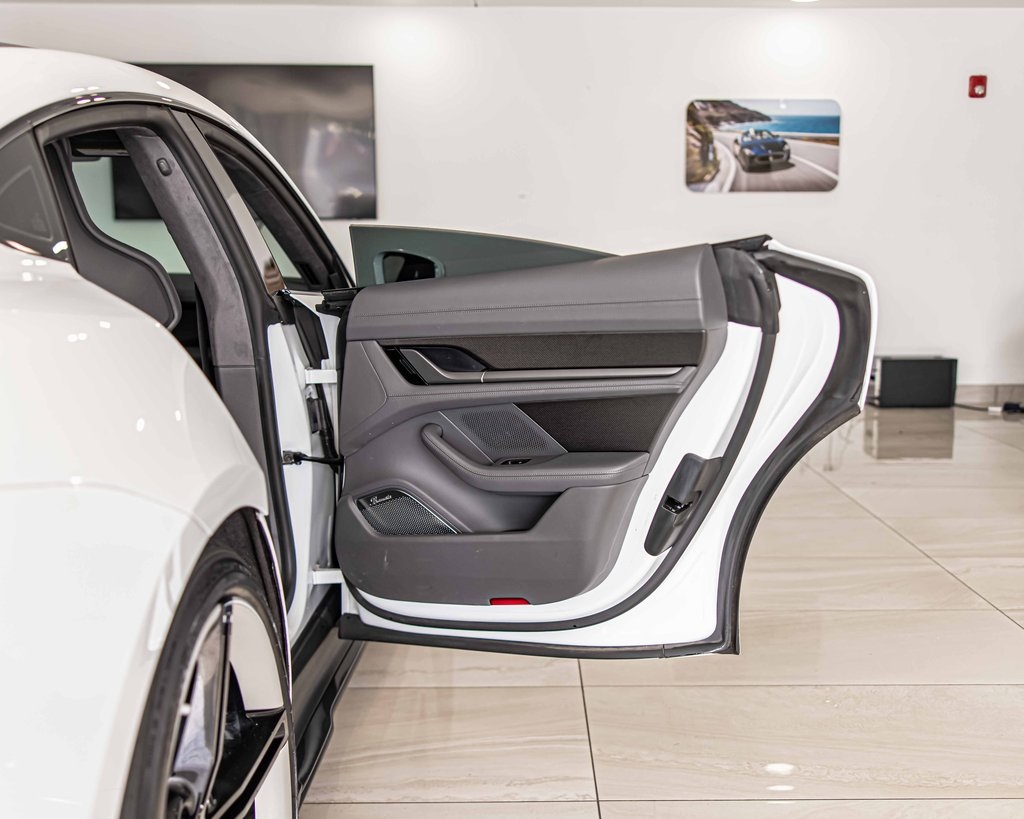 2020 PORSCHE TAYCAN - Image 41